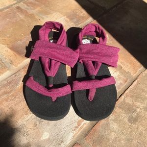 Comfortable yoga sling sandals